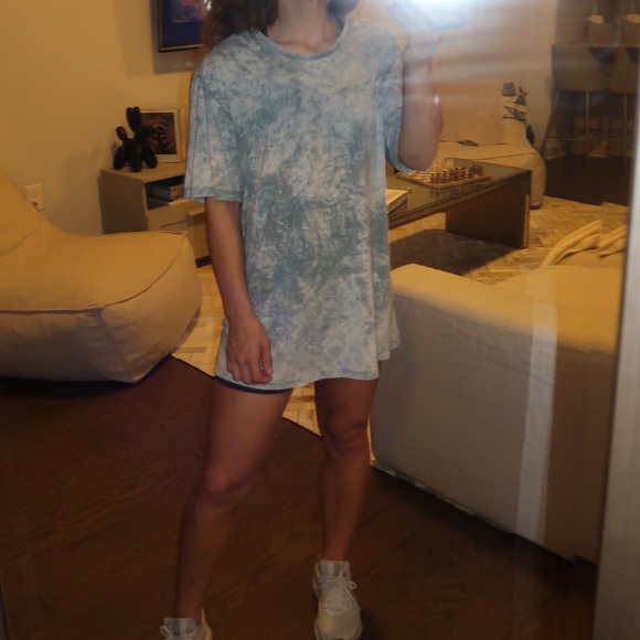 Lululemon 5 Year Basic Tee *Cloudy Wash - Picture 2 of 3